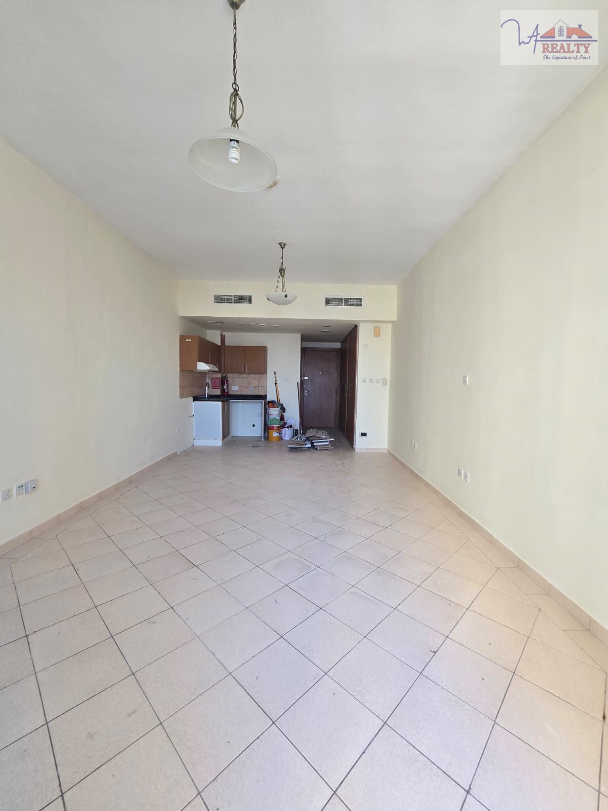 Studio Apartment | Lago Vista C | Balcony | Lake & City Views
