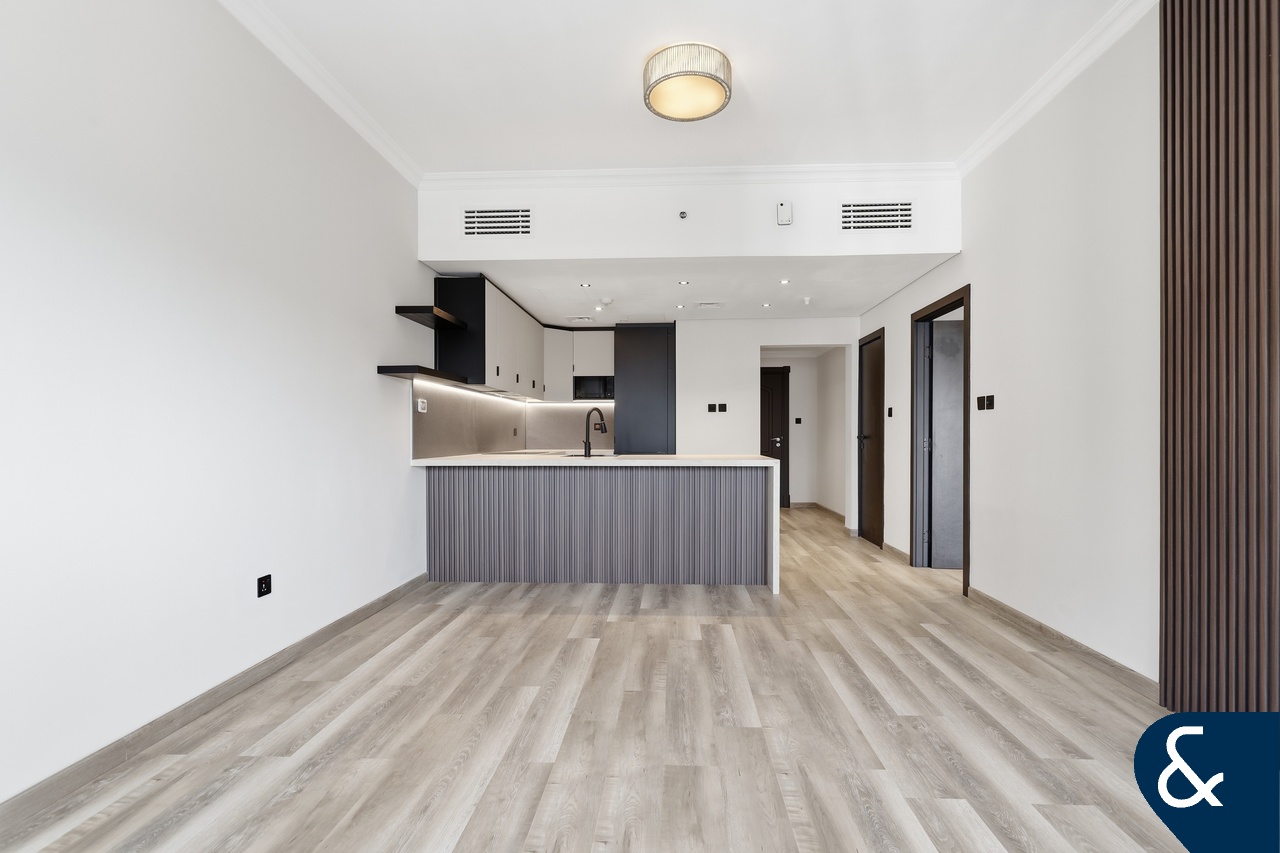 Upgraded | Marina View | Vacant | One Bed