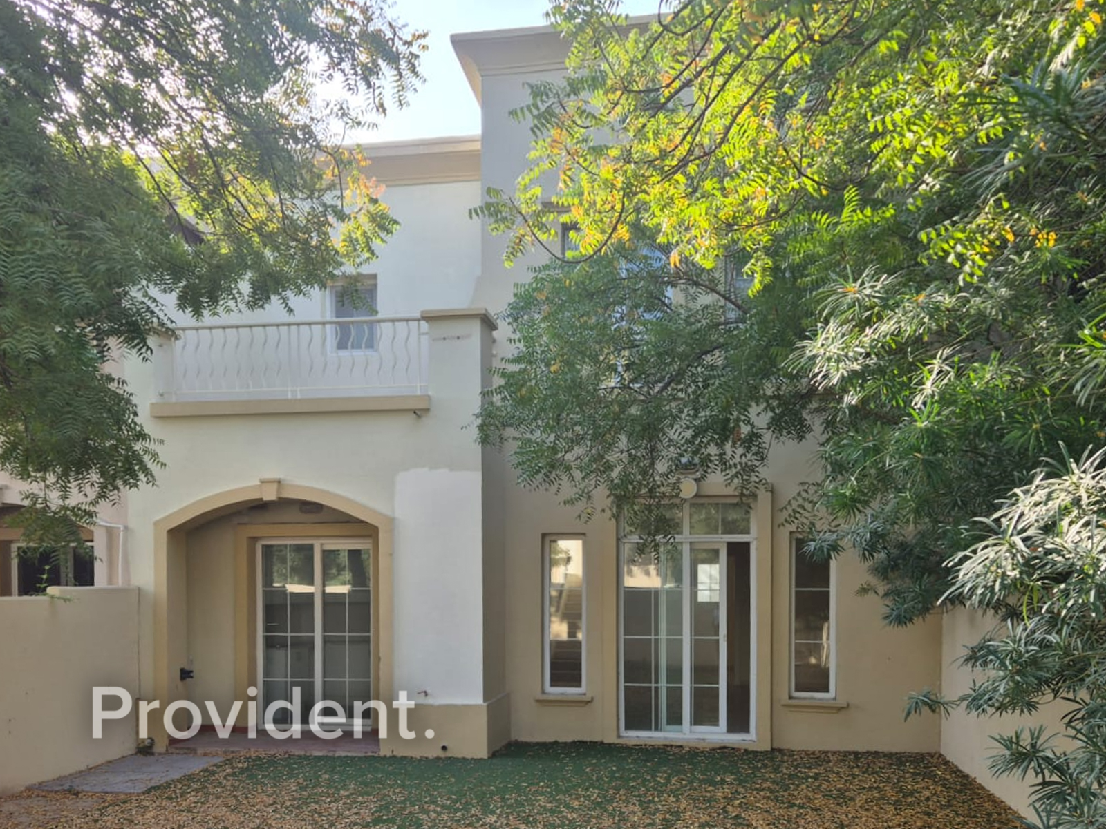 Exclusive I Immaculate condition I Middle Unit I Vacant
