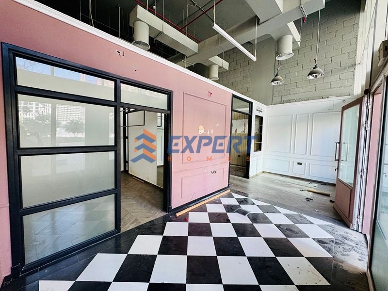 Prime Location | Fitted and Spacious Shop |Vacant