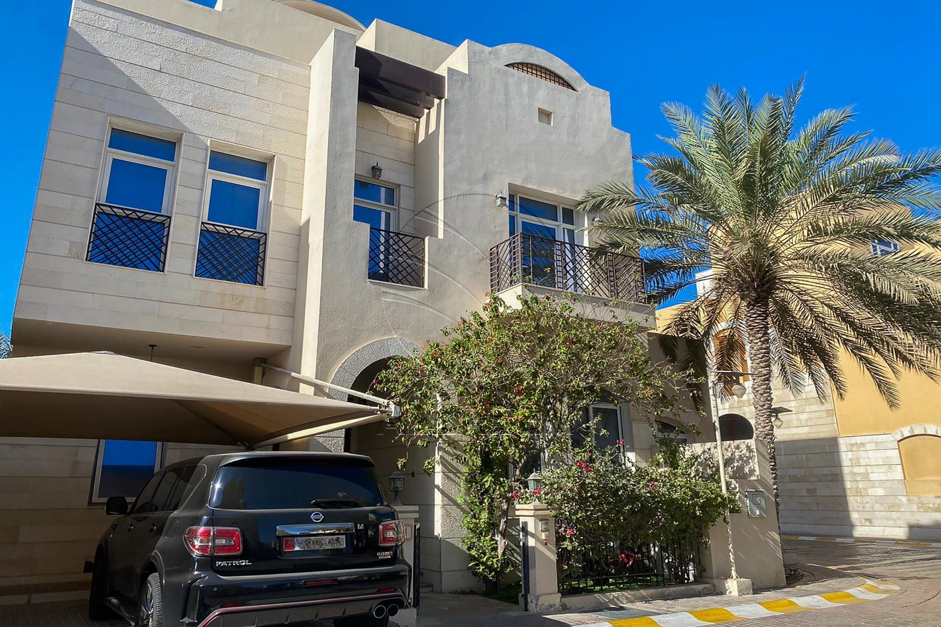 √ Tenanted Villa Opposite the Community Center √