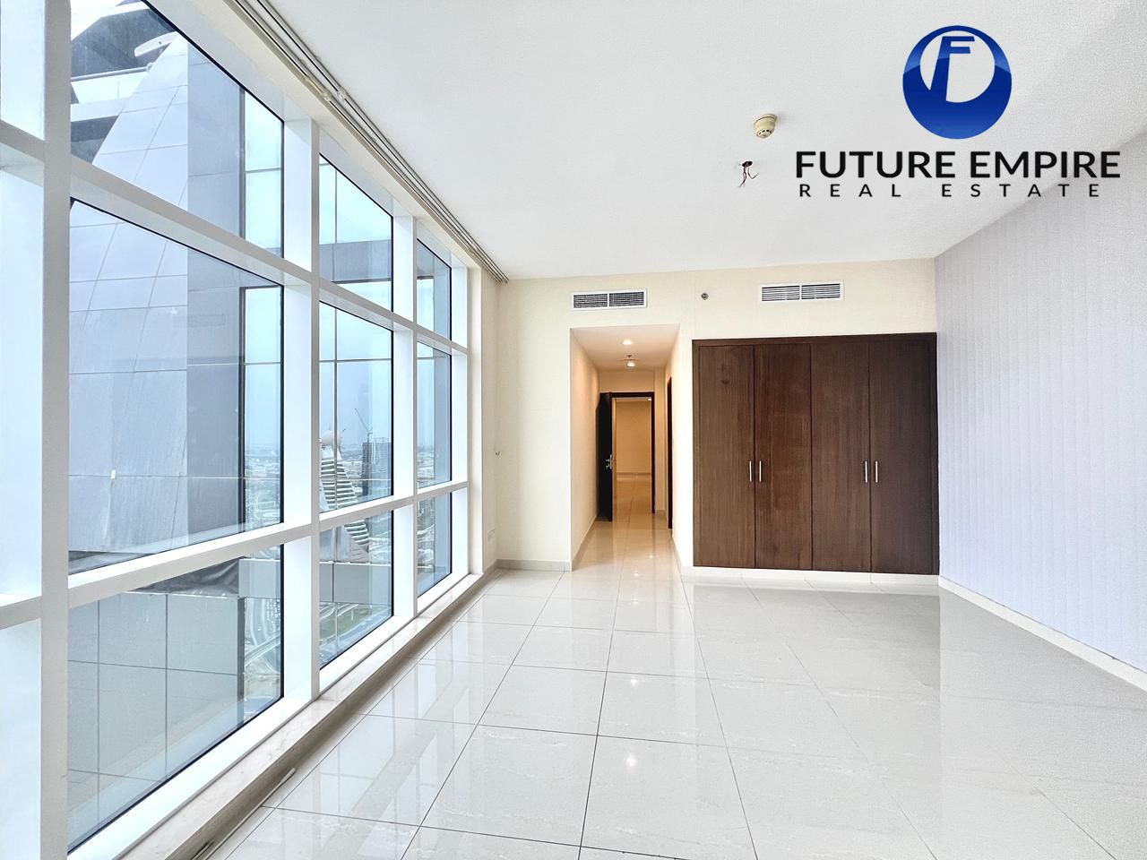 Luxurious 2 | Big Balcony | Gym Pool | Vacant