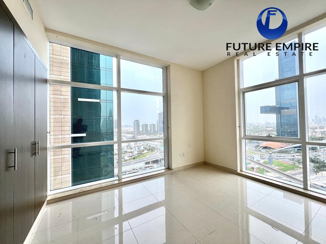 Spacious 2BHK | Gym Pool | Full Facilities | Vacant