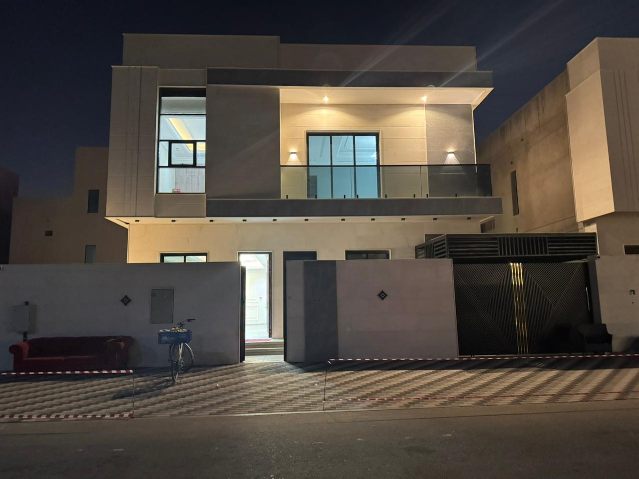 With electricity, water, and air conditioning, own your dream villa in a sophisticated style in a luxurious villa in the heart of Al Zahia.