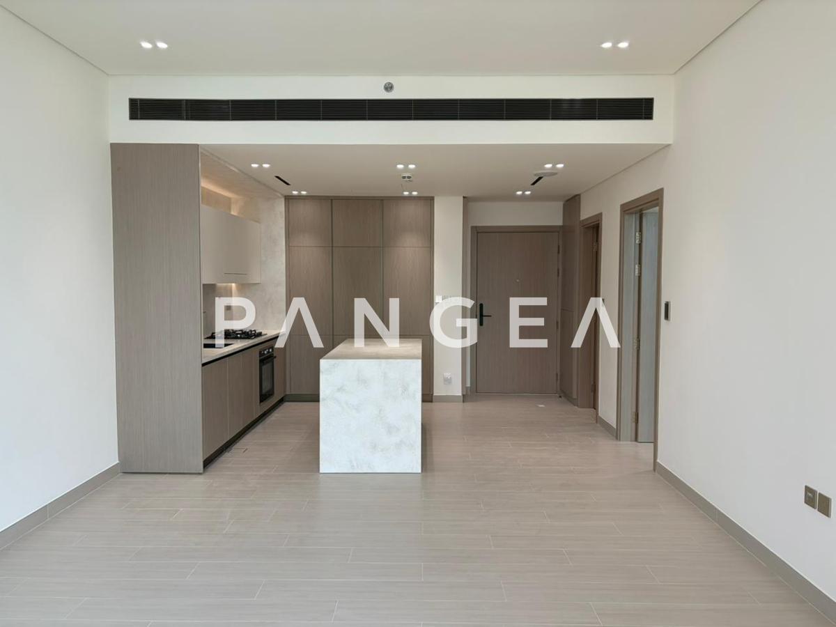 High floor | Vacant | Easy Access