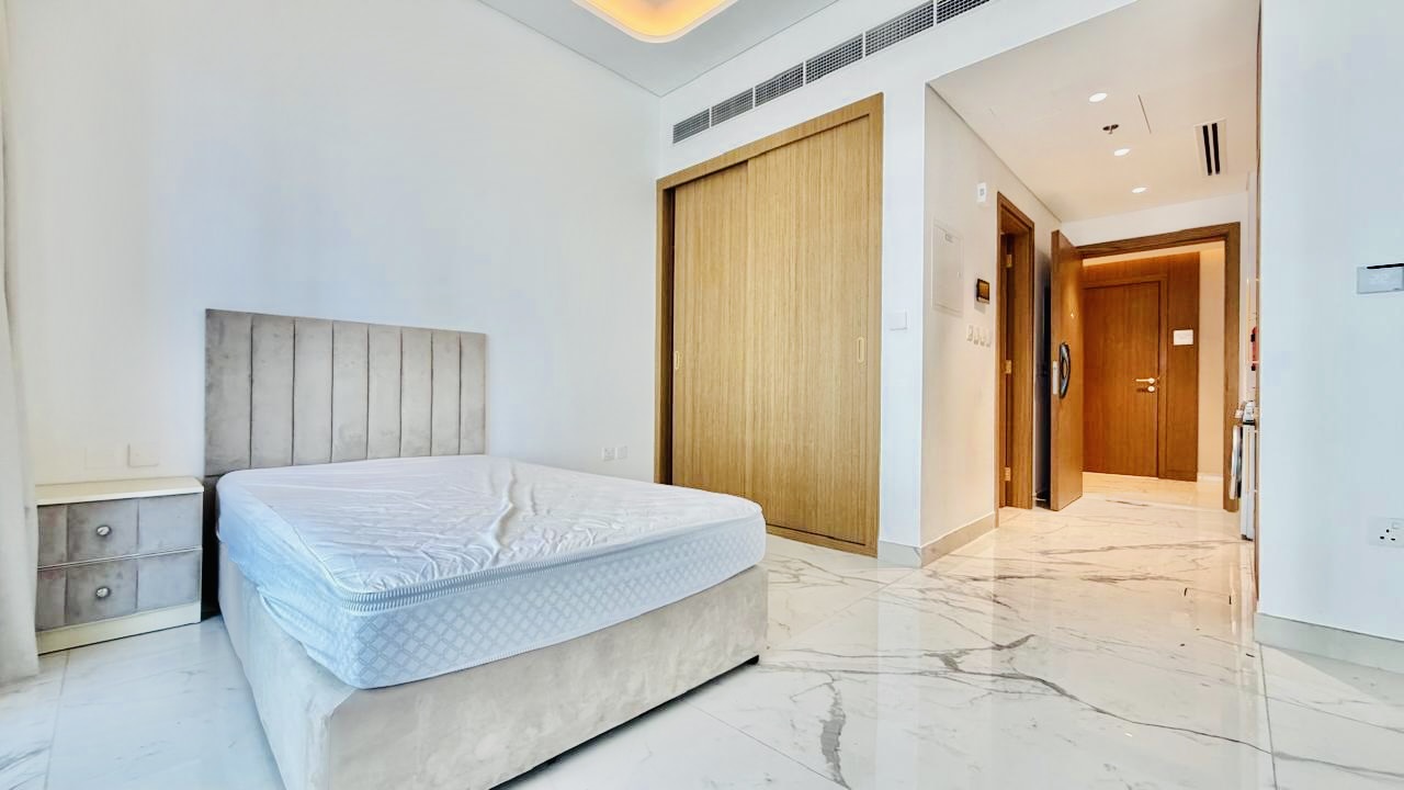 Premium Huge Studio // Chiller Free // Prime Location // All Amenities