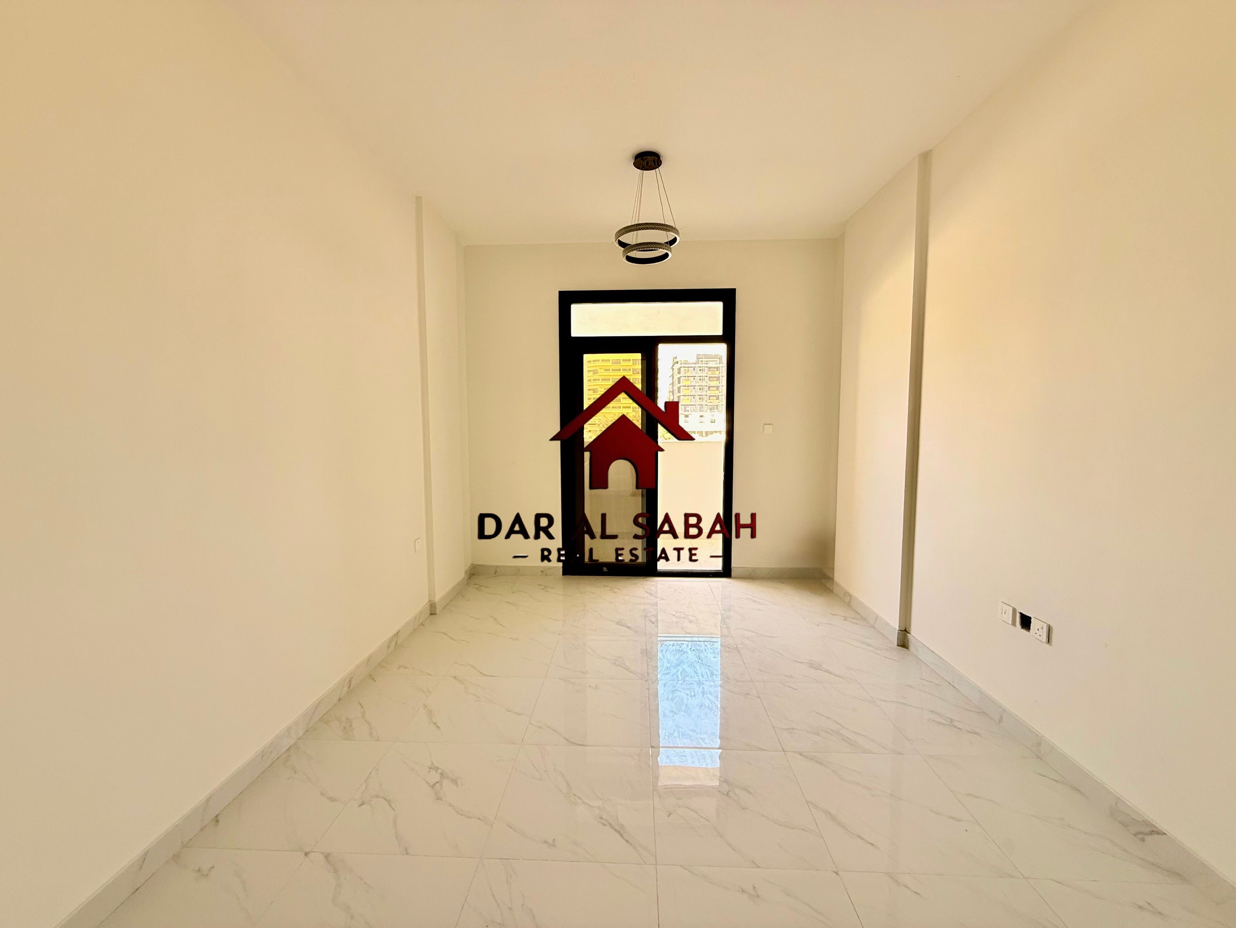 6 cheque payment/ deposit cash/with balcony/ready to move!