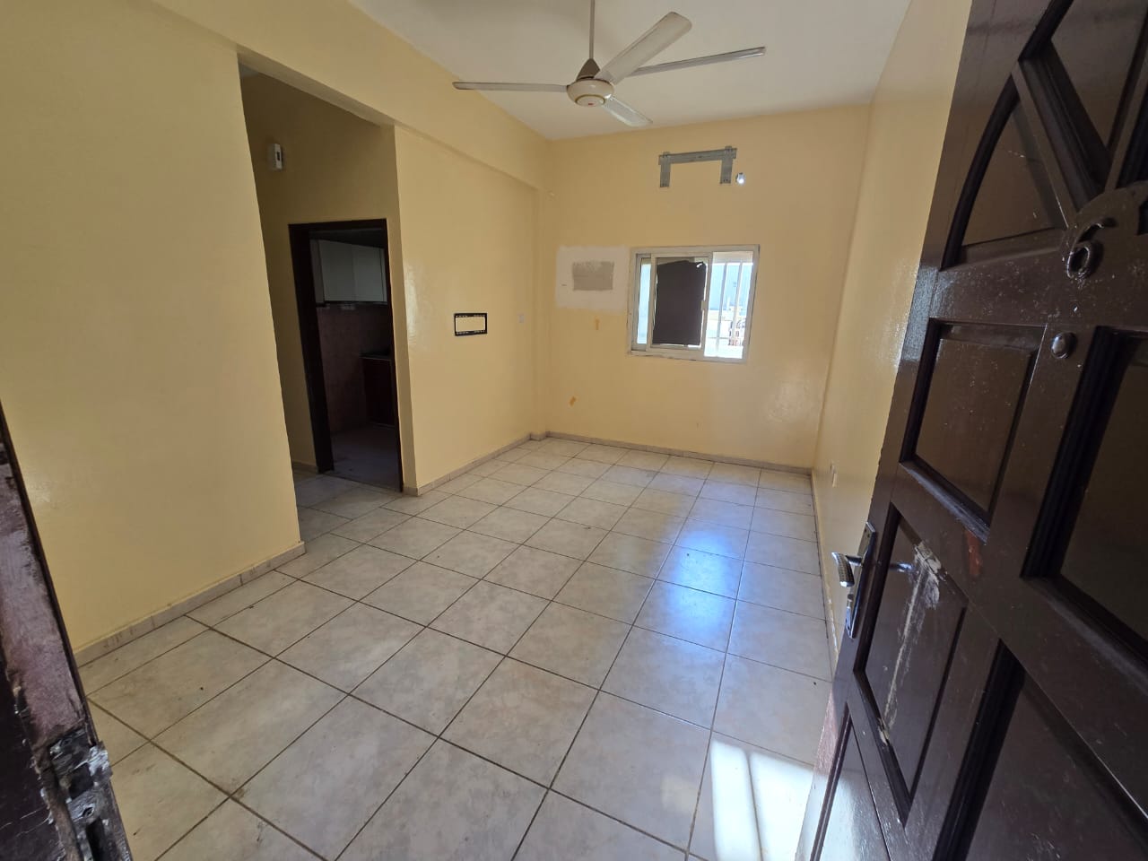 One-bedroom apartment in Al Rawda