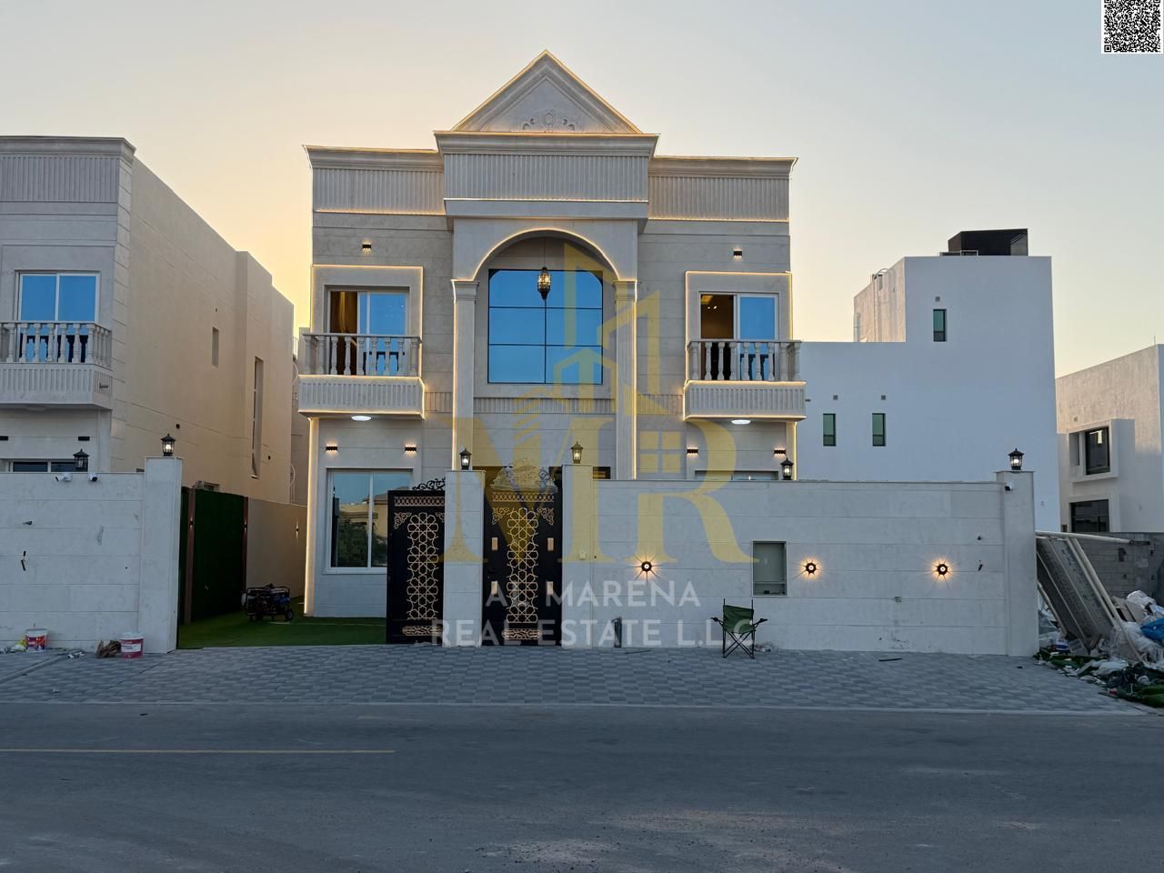 Your chance to own your dream villa! Freehold ownership for all nationalities, with a swimming pool. Price negotiable. Ready to move in. Super deluxe