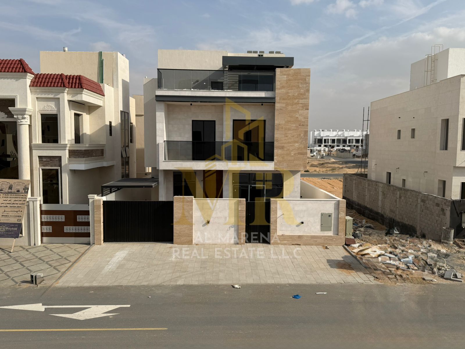 Street & Alley Villa 3,014 Sq. Ft | 6 Master Bedrooms | 2,000,000 AED Negotiable