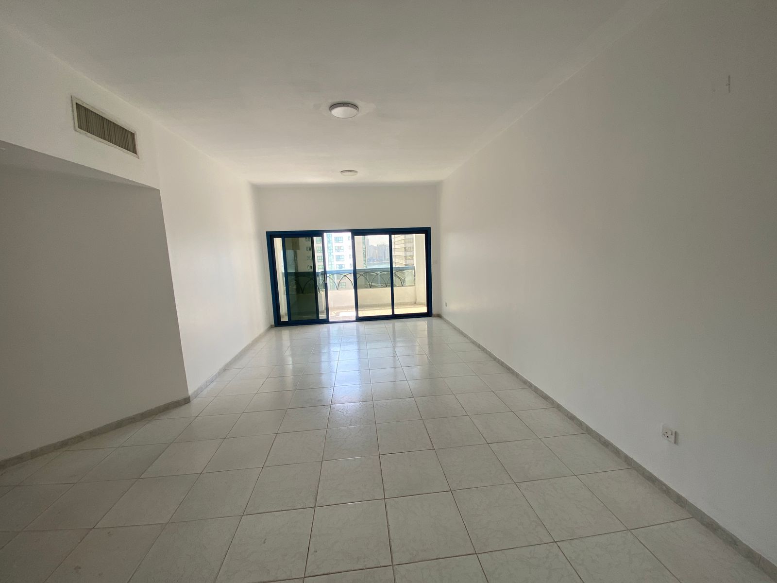 Beautiful 3 Bedrooms + Living Room with Spacious Layout and Direct Sea View, with Balcony. Master Bedroom Built-in Wardrobes Free A/C Prime Location