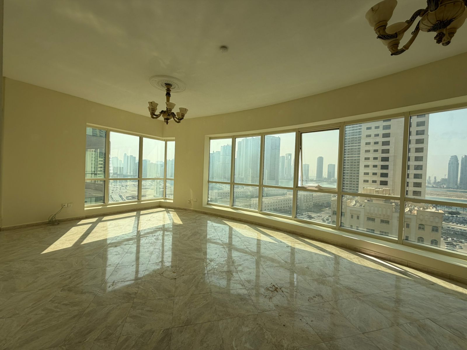 Free parking | AC, gym, pool & kids area | open view | large spaces | deferred deposit | prime location