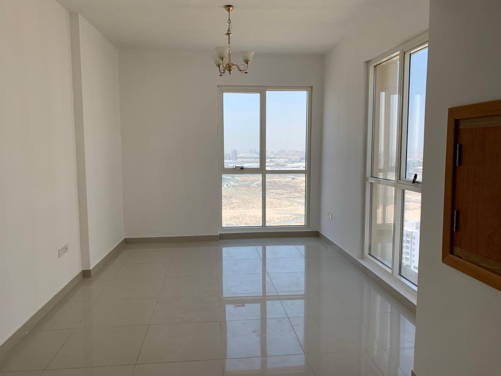 Lake View | Spacious One Bed Apt | Lakeside Towers