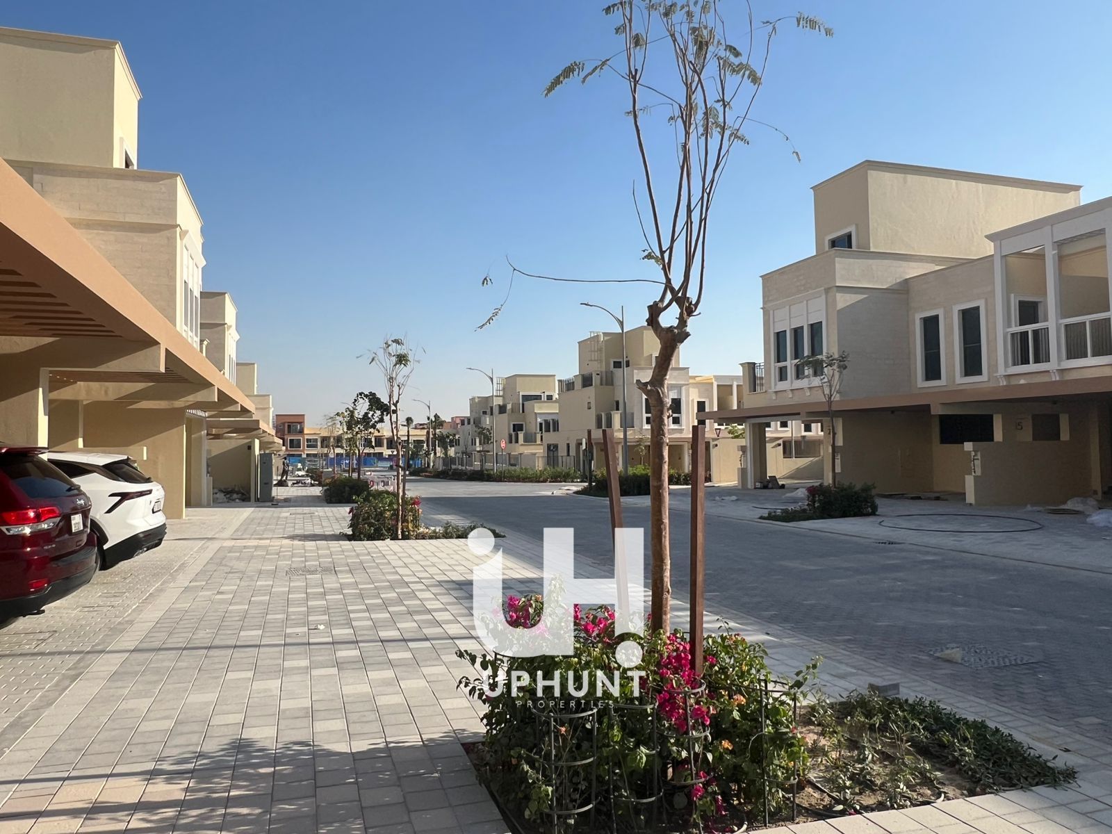 NEAR TO LAGOONS | SEMI CLOSE KITCHEN | SEMI FURNISHED | MODREN STYLE | BELOW THE MARKET | MULTIPLE OPTION