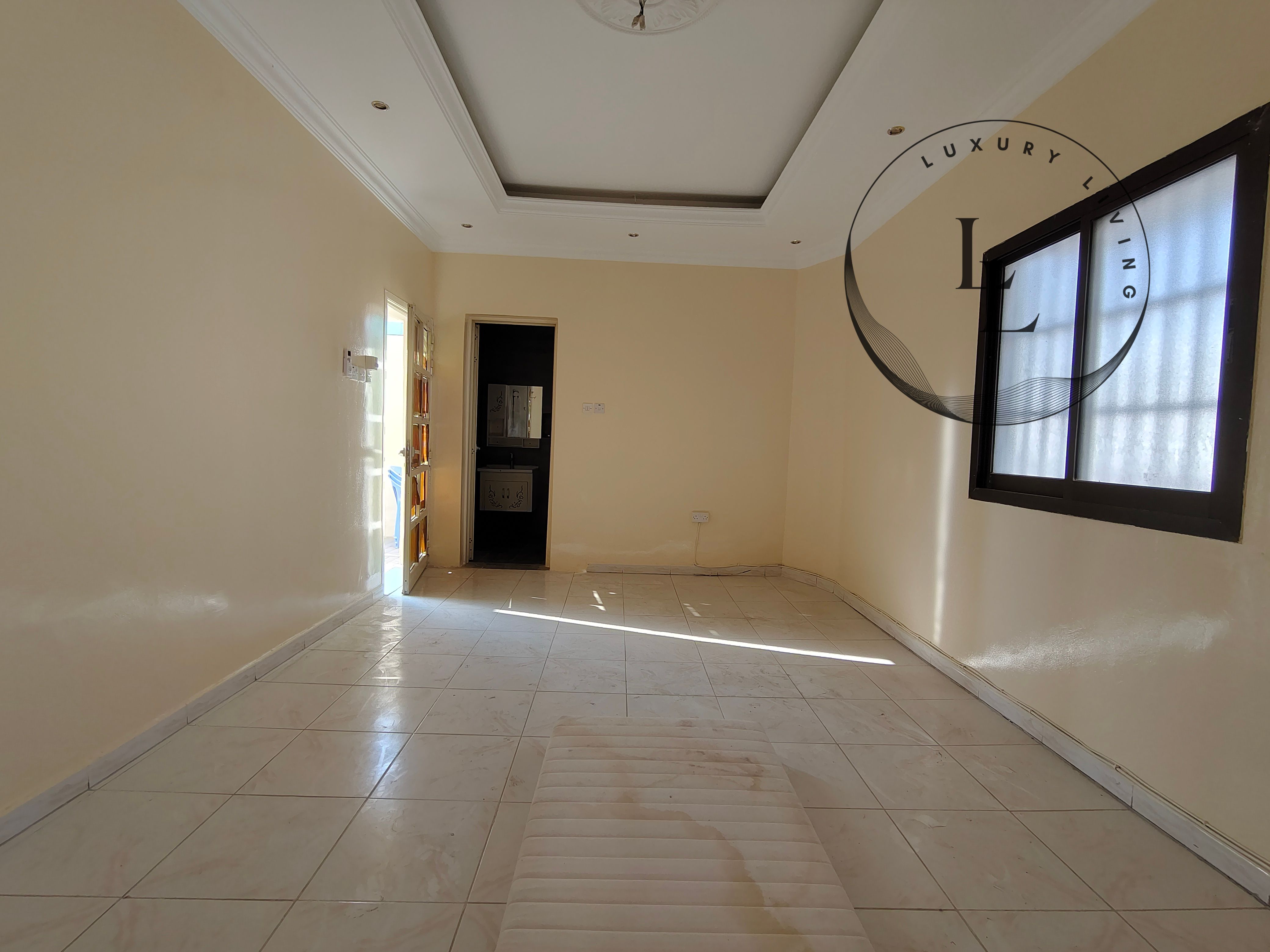 Lavish 6bhk villa is available in 70k at prime location Mirgab area