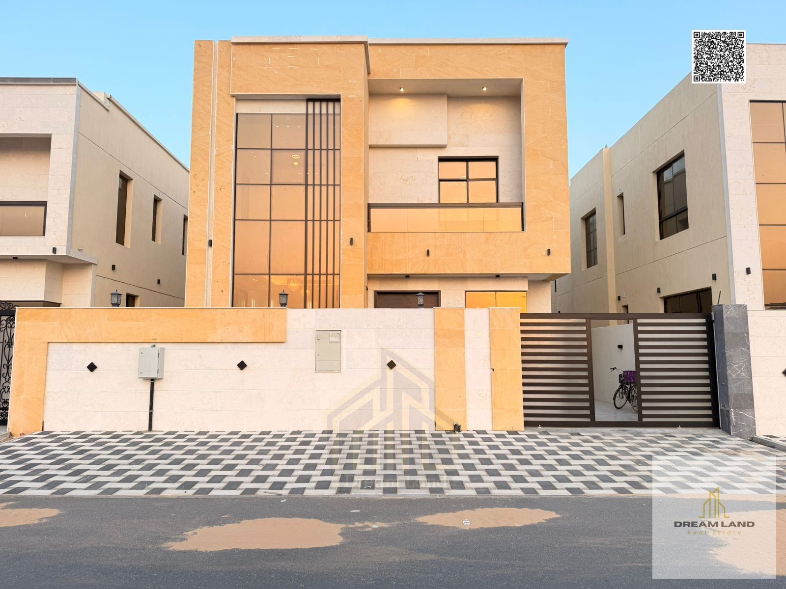 A villa on the main street, ready to move in, with all registration and ownership fees included, in one of Ajman's most prestigious areas. Freehold ow