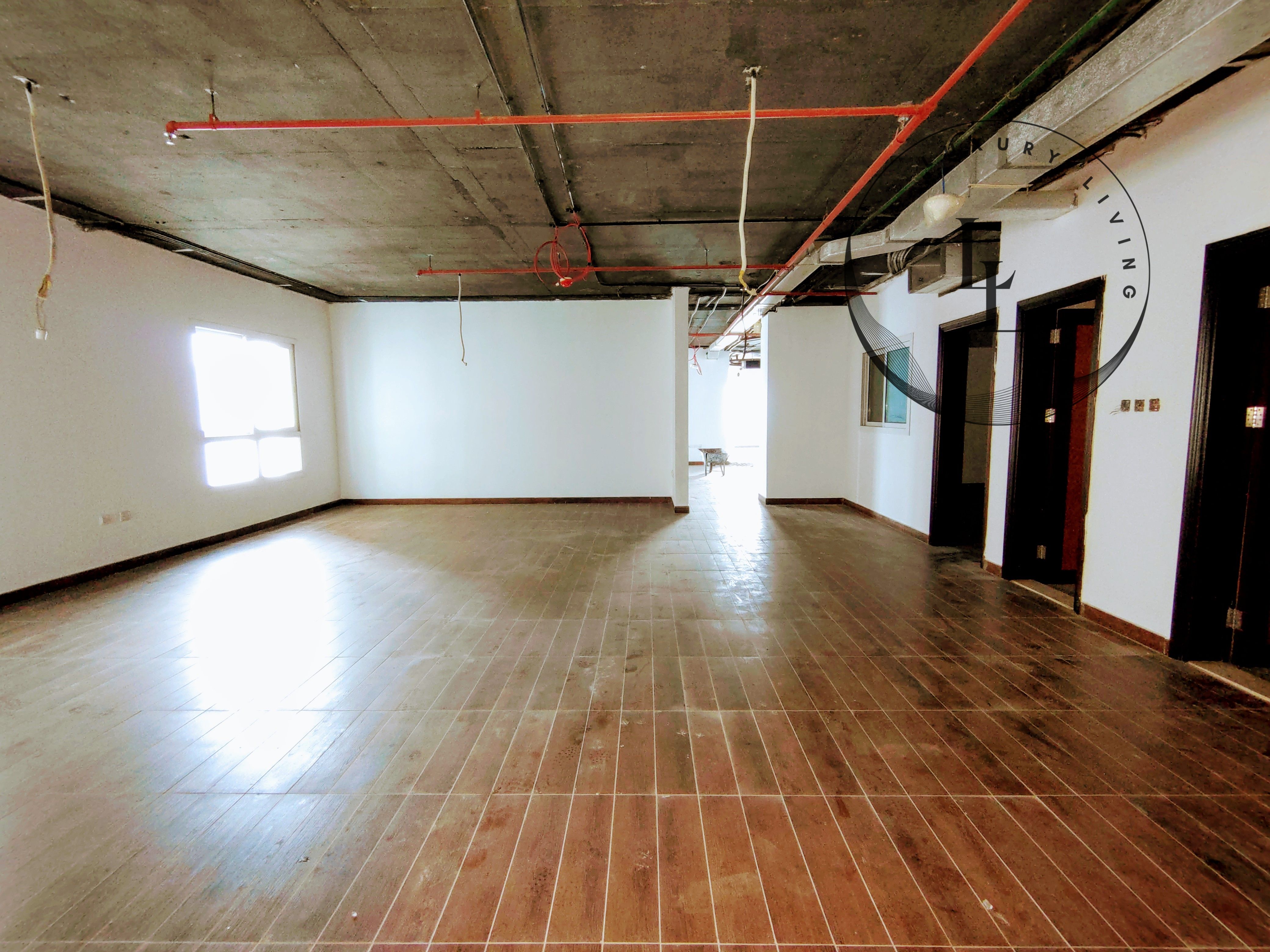 Lavish 1500sft office is available in 75k at prime location