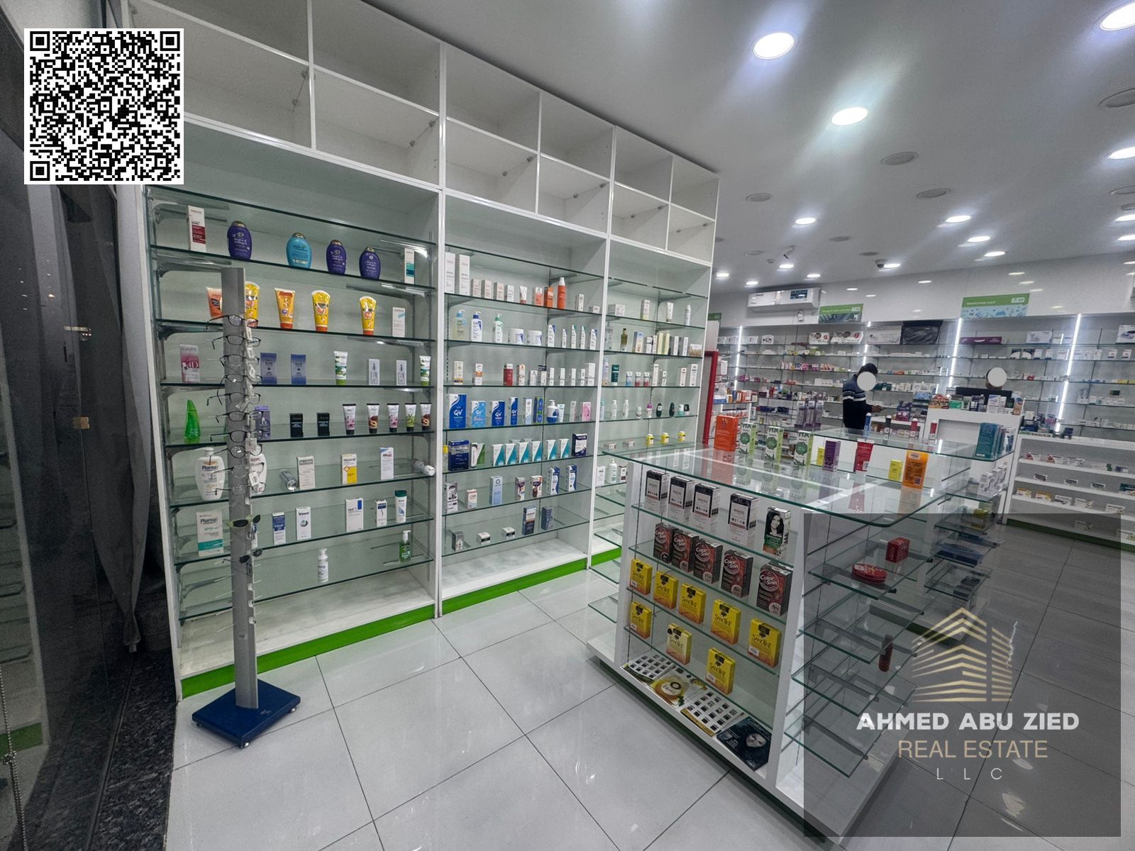 Pharmacy for Sale in Sharjah – Al Majaz 2 | Prime Location | 90 sqm | Strong Income & Large Customer Base | Includes License, Name & Assets