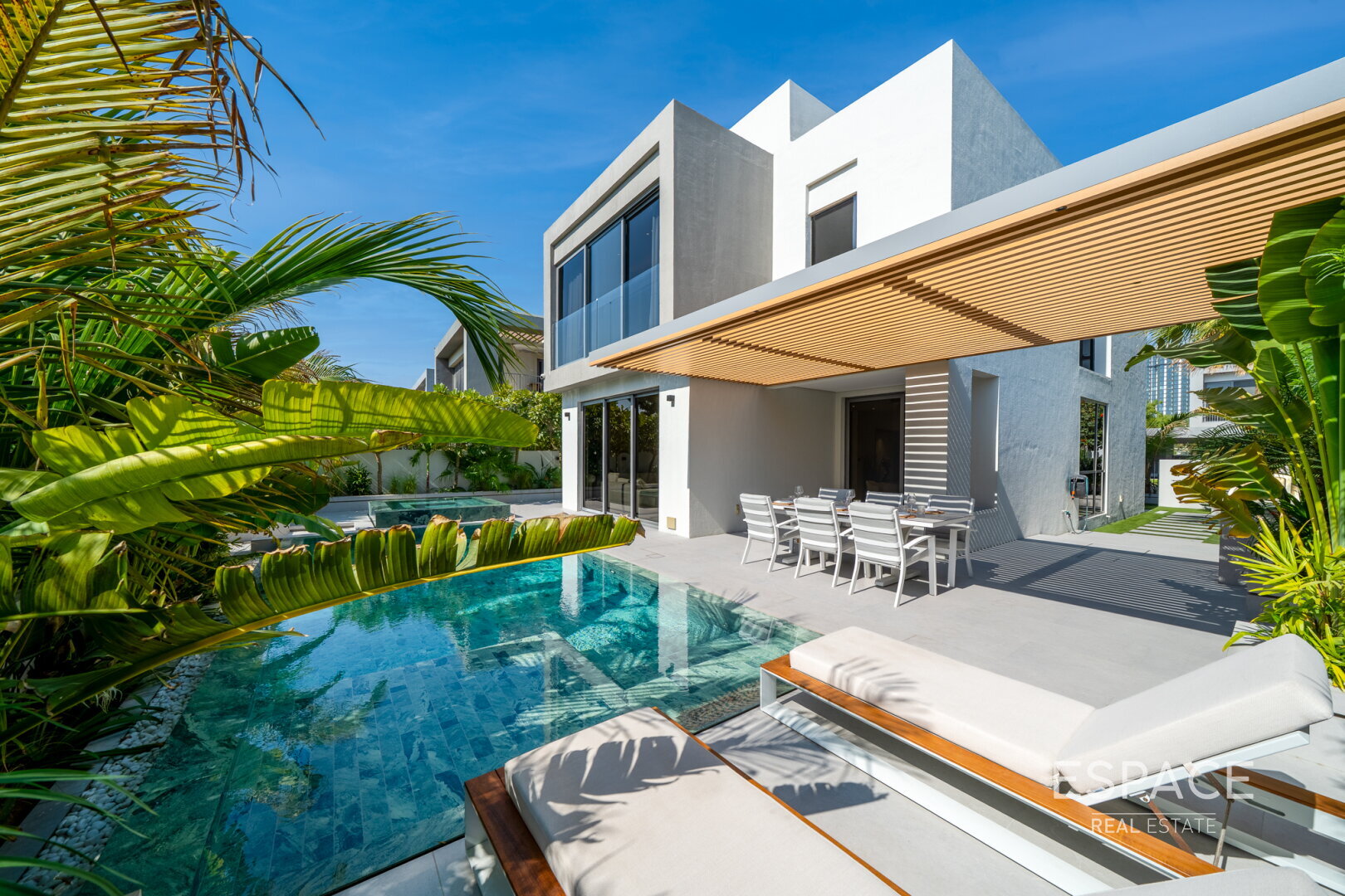 Exclusive | Luxury Upgraded | Corner Plot
