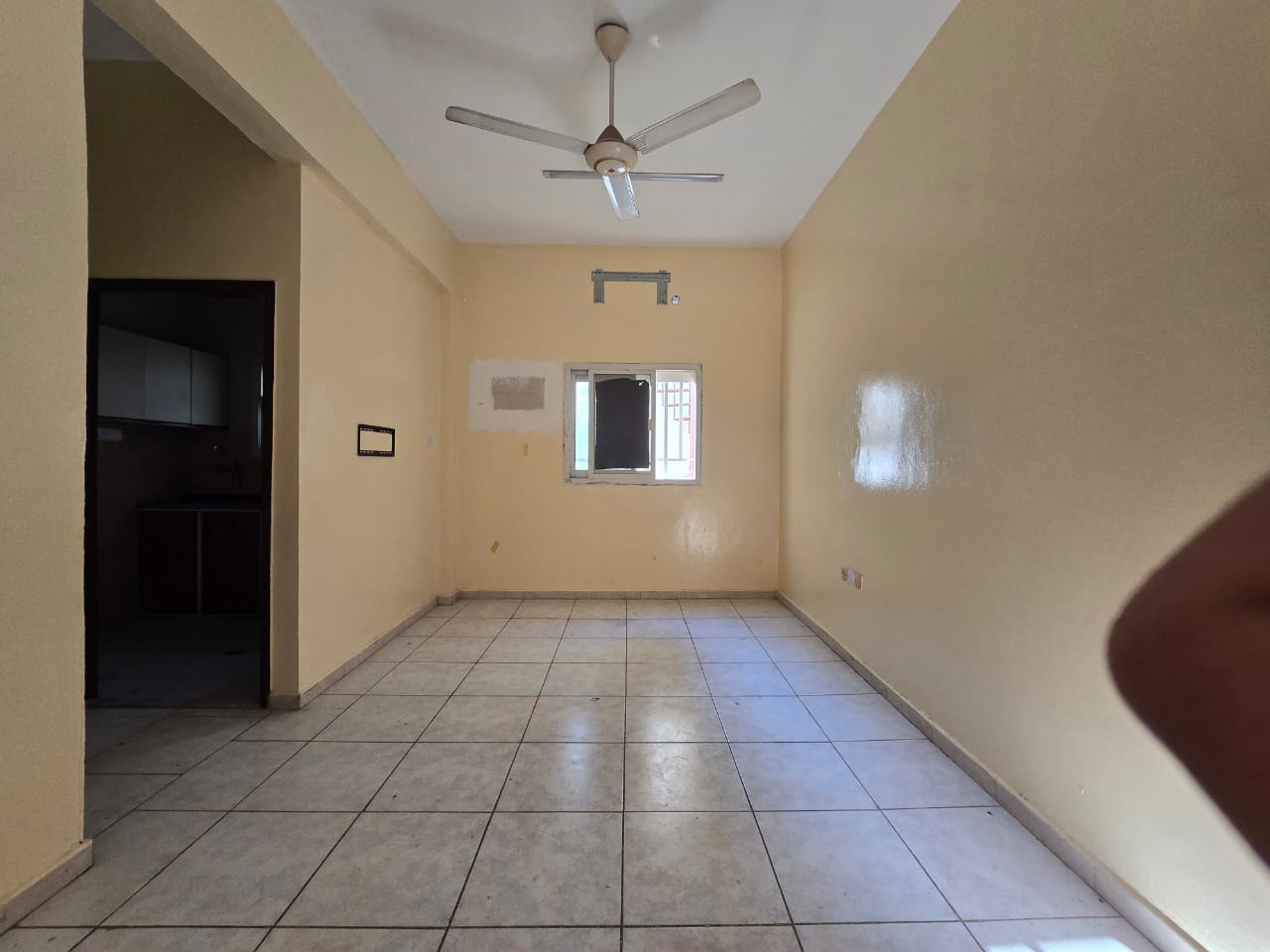 One-bedroom apartment for annual rent in Al Rawda