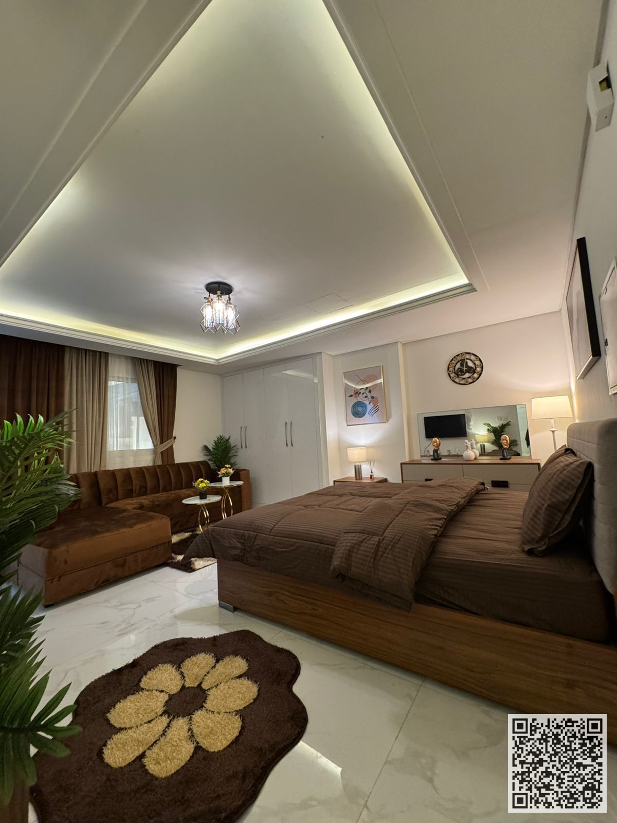 Studio with a fully separate kitchen, Fully furnished new, very elegant furniture, including all bills, with a gym, swimming pool, and private parking