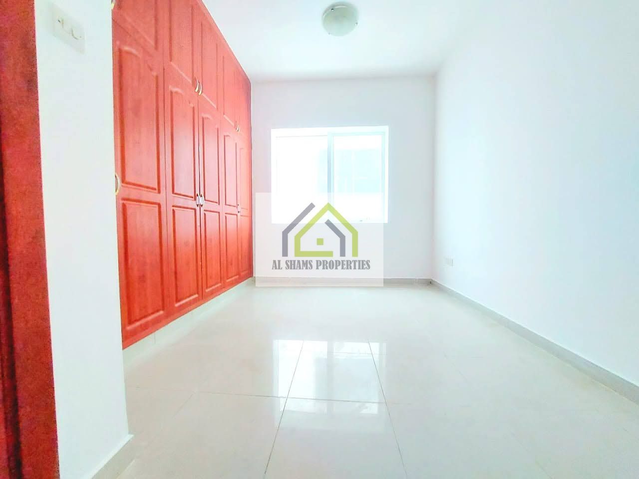 Specious 2bhk with Full Wardrobes/2 Full baths Available