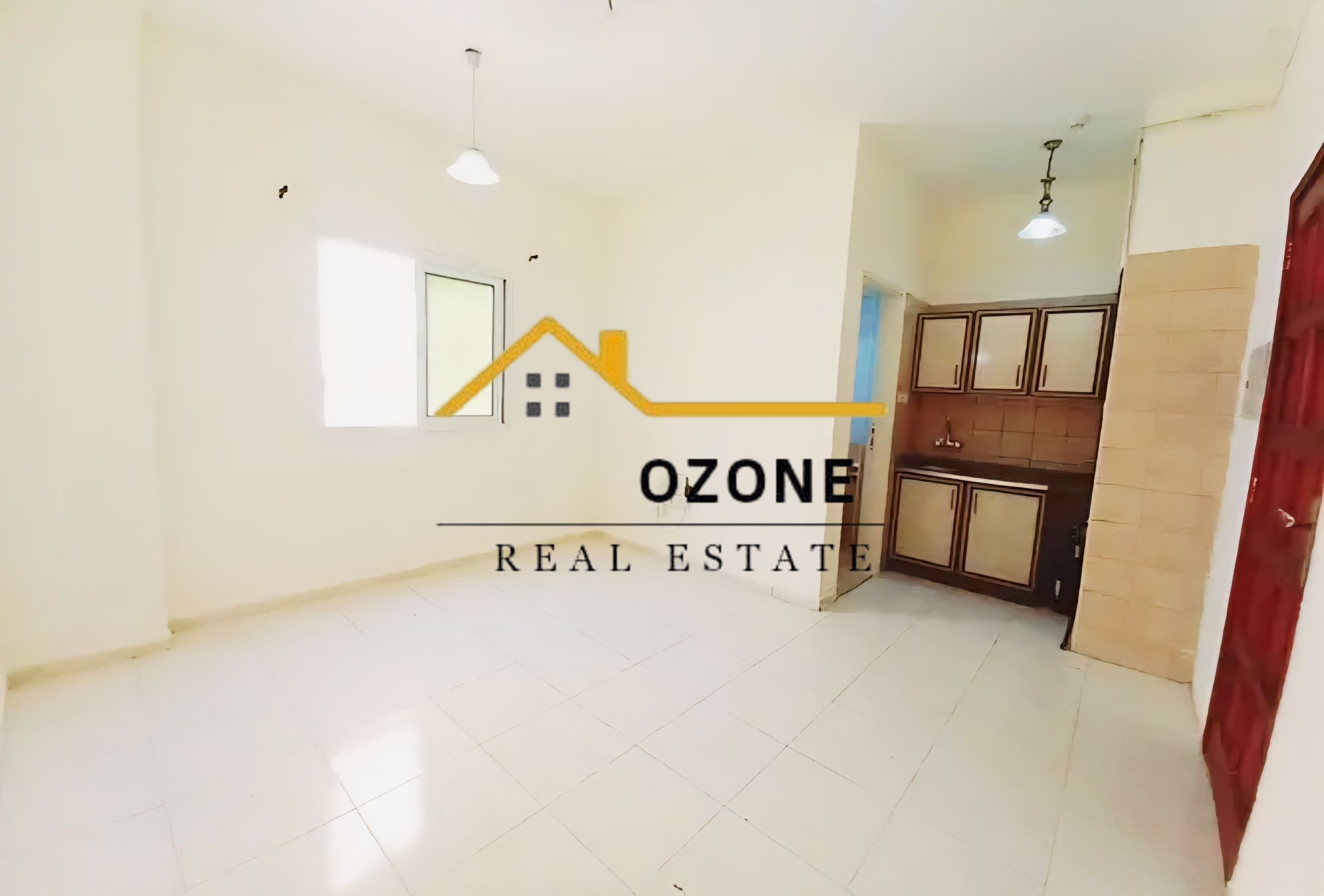 FAMILY RESIDENCE ~ 15 DAYS FREE ~ SEPARATE KITCHEN ~ FREE SAND PARKING