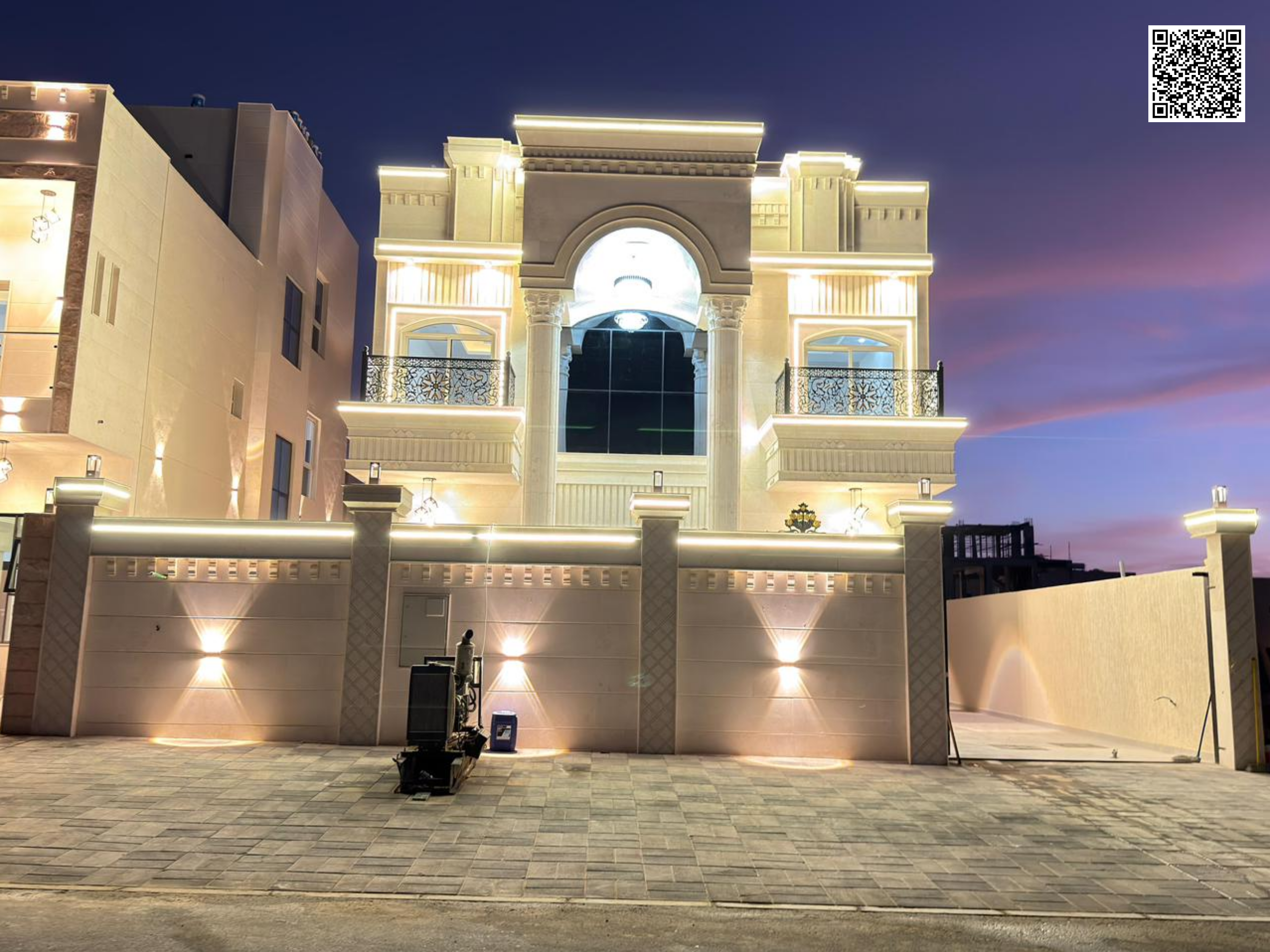 Villa for sale at a very attractive price, near the mosque, including registration and ownership fees. Freehold ownership for all nationalities.