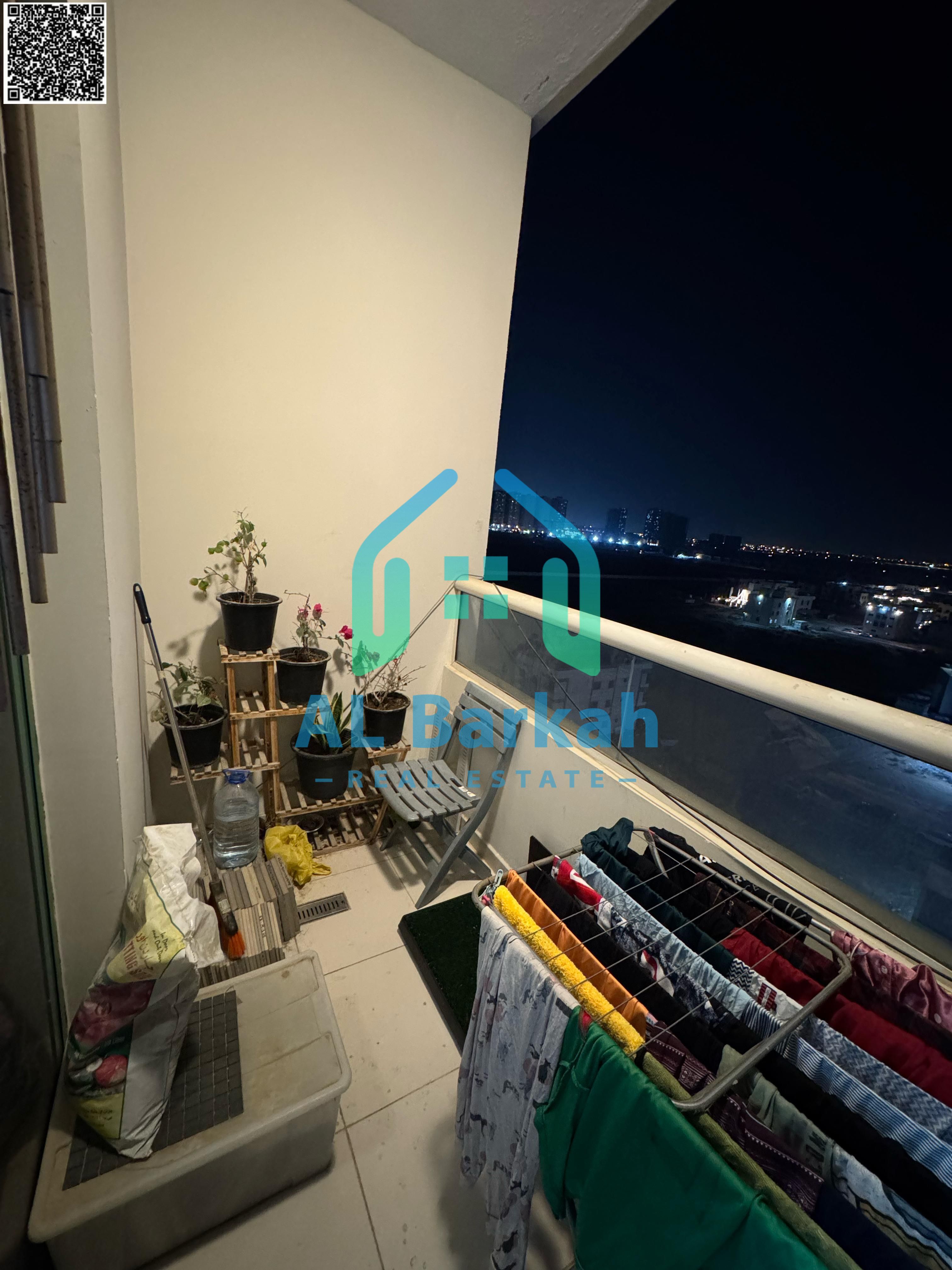 Studio for sale in Smart Tower, 600 sq. ft, open view, parking, rented for AED 14K until 12/2026, asking AED 250K.