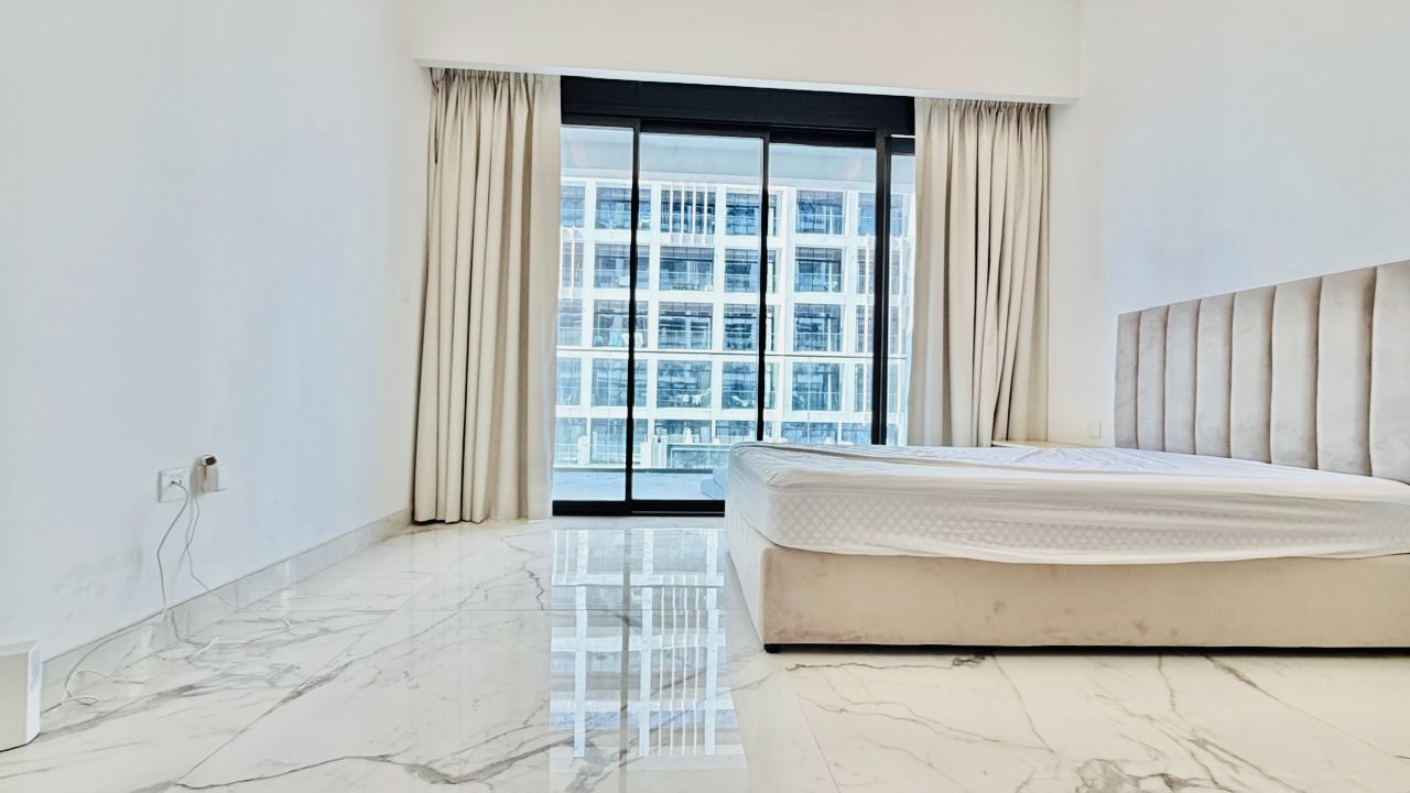 Chiller Free Amazing Huge Studio // Multiple Cheques // Ready to Move
