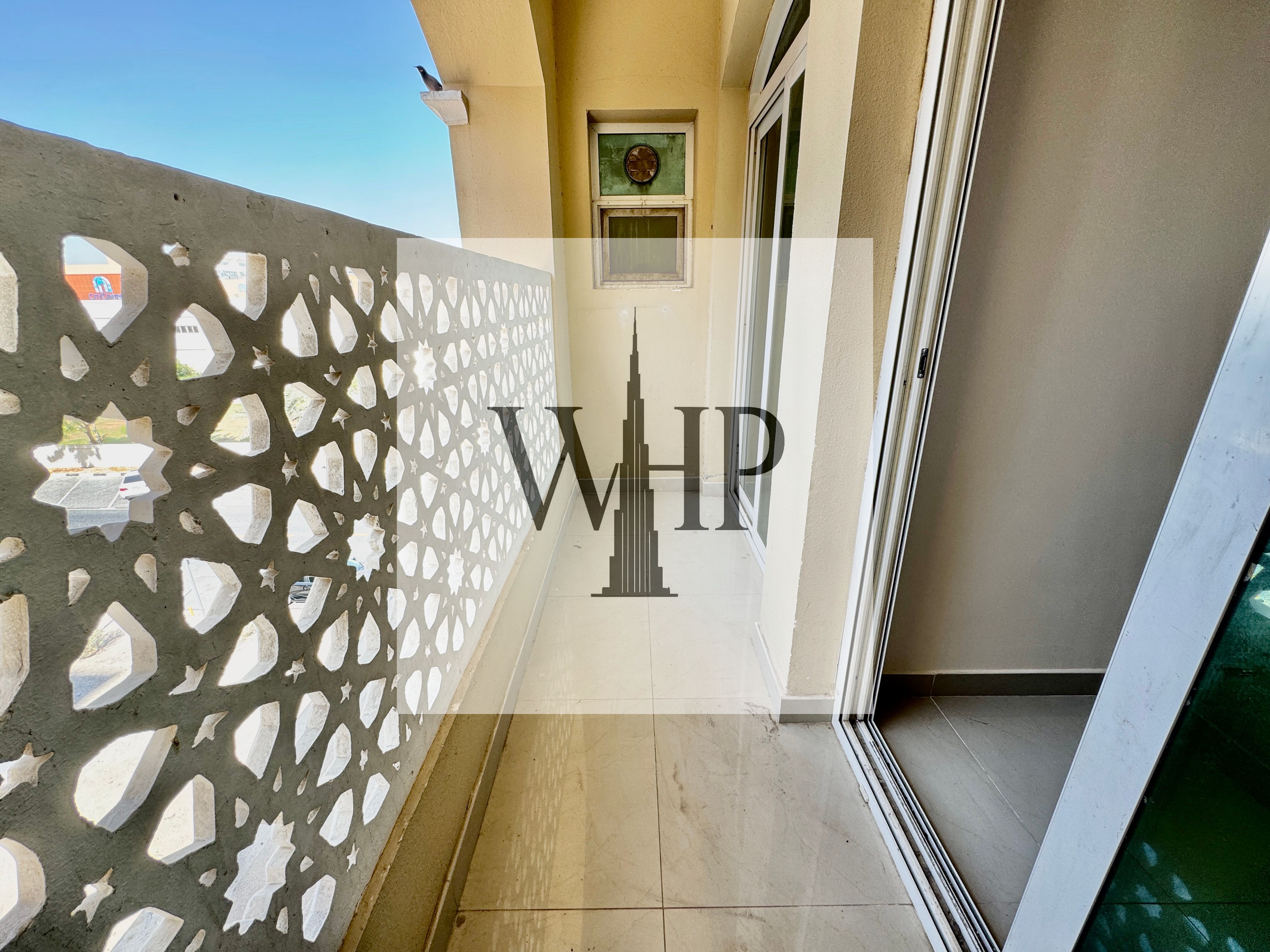 Hot offer ! 1bhk with balcony,wardrobe &parking Free
