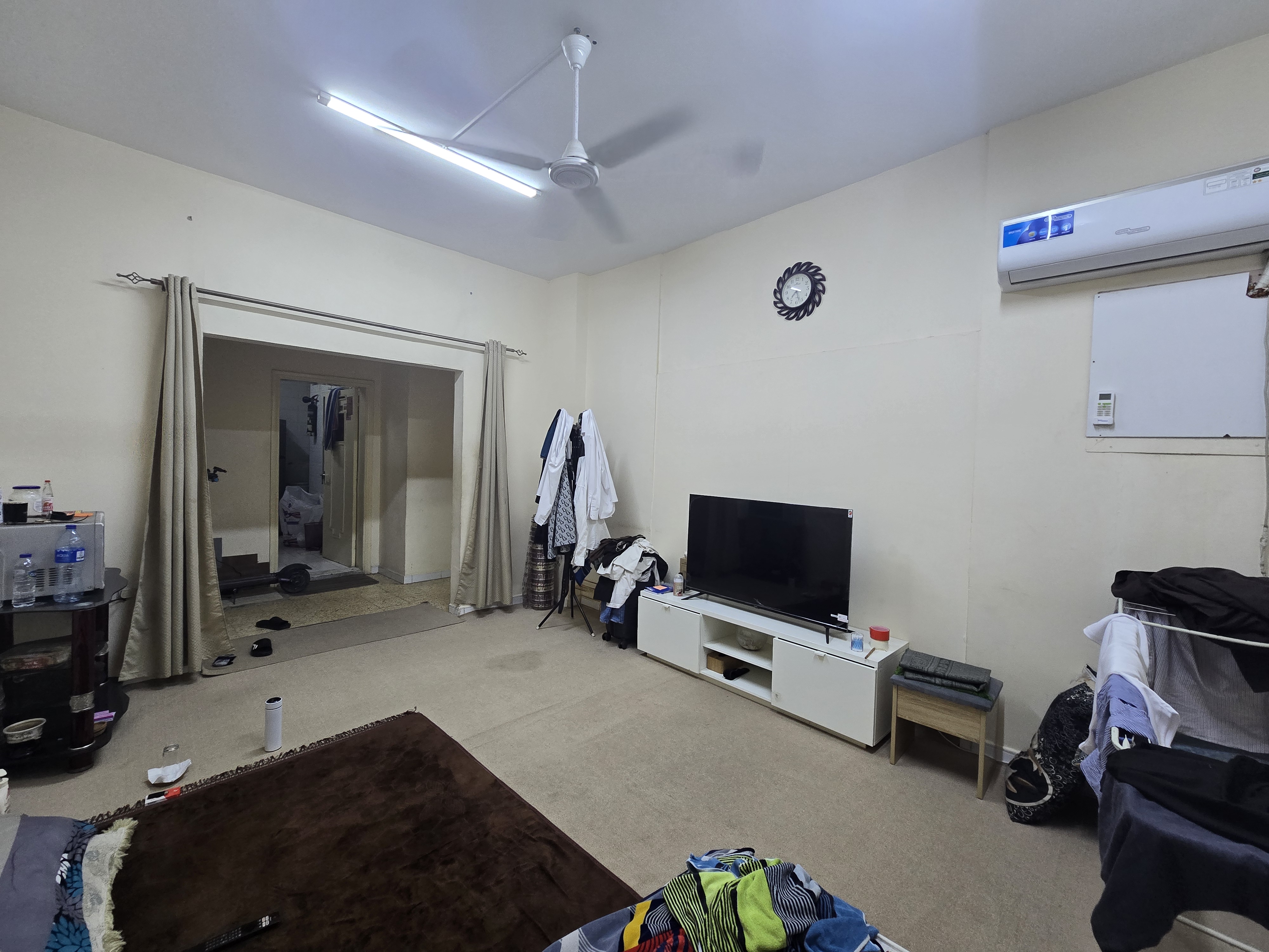 Monthly Basis 3Bedroom 1 Hall with 2 washroom in cheap price 5000 with wifi include