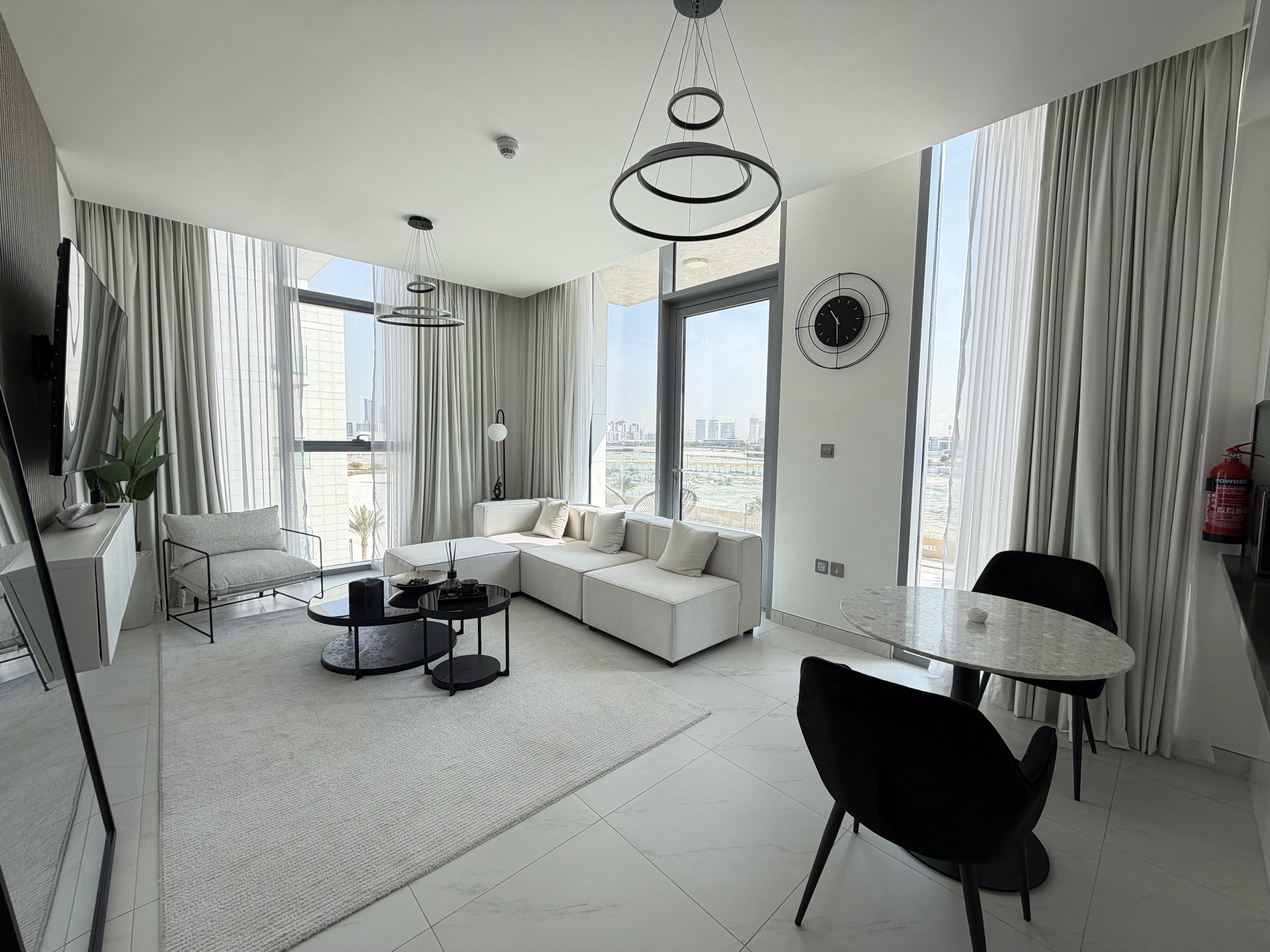 Luxury Furnished 1 Bed | Bright Corner Unit | Multiple Payments