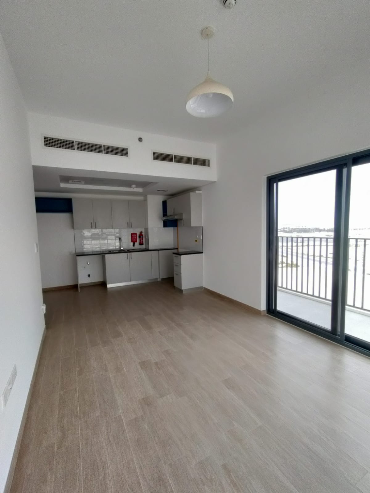 Chiller Free - Best Price - Ready - Best Maintained - Unfurnished