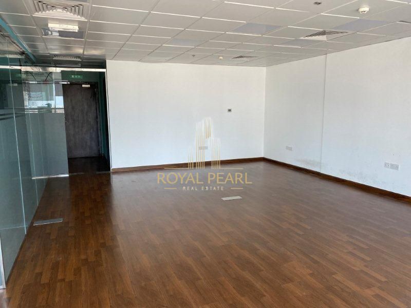 Fully Fitted Office/Sheikh zayed road view/closed to metro