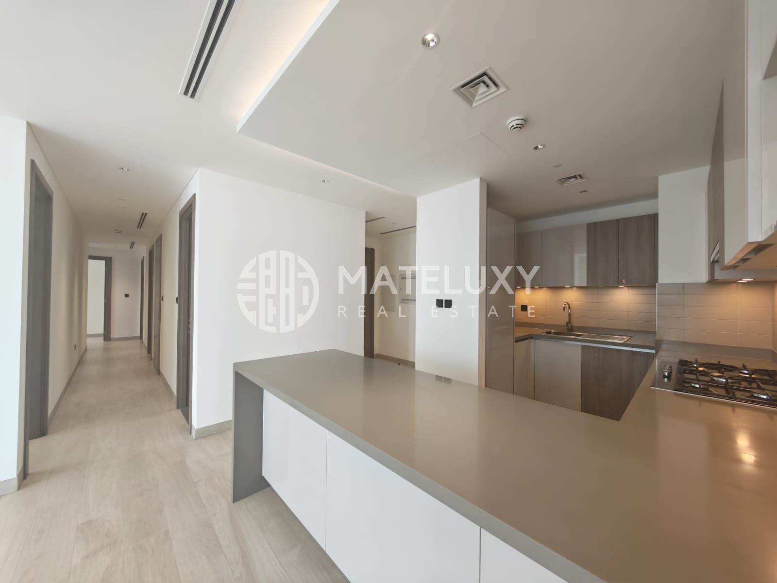 Unique Large 4 plus Maid Apartment Water View