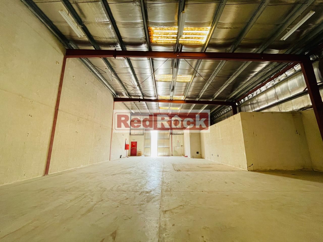 Piller free 3150sqft Warehouse In Industrial Area