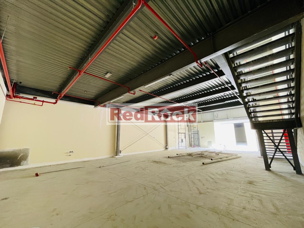 2909 Sqft Warehouse with Mezzanine for Office Use