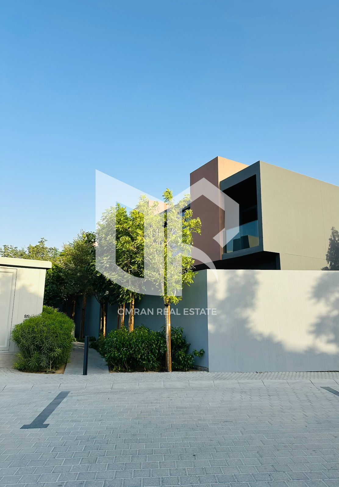 Townhouse with 3 master bedrooms - freehold