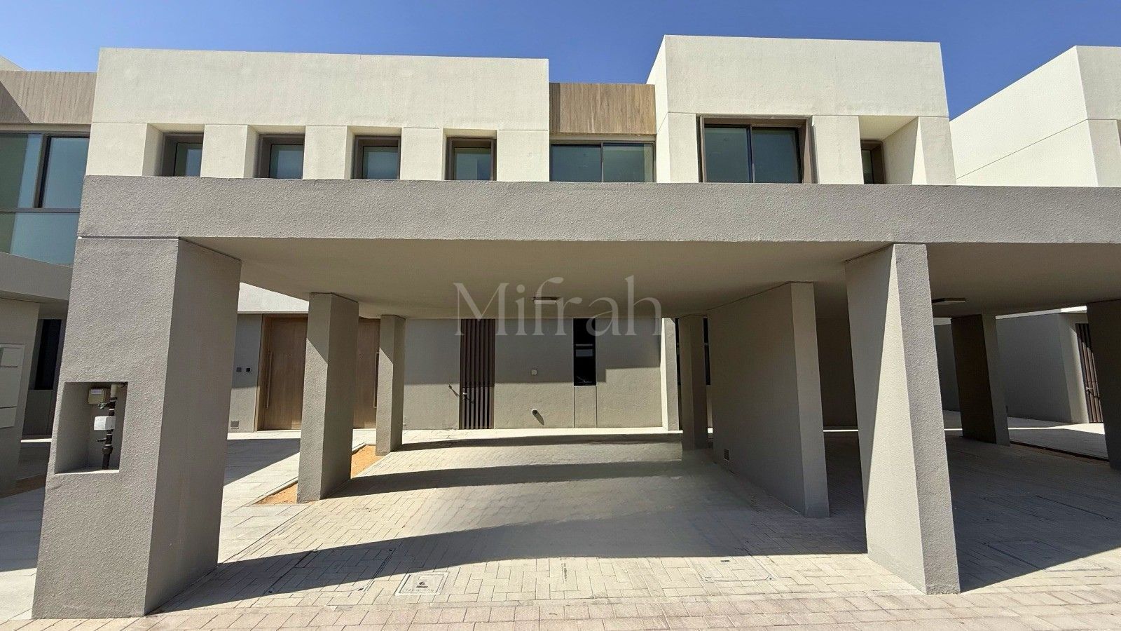 Unfurnished | Private Garden | Upgraded