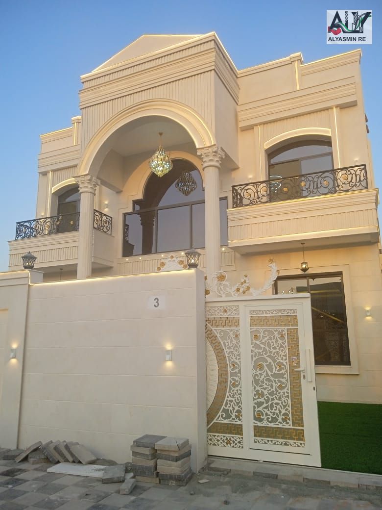 Villa on a street and alley, price includes registration fees, negotiable