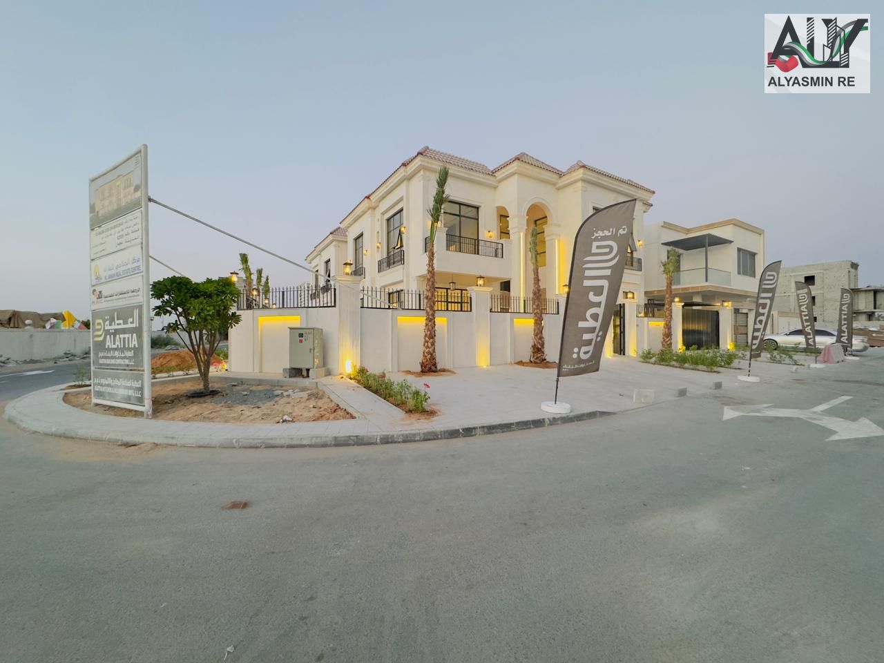 For sale, a villa in a prime location, close to the park, including registration and ownership fees, in addition to electricity and water, freehold fo