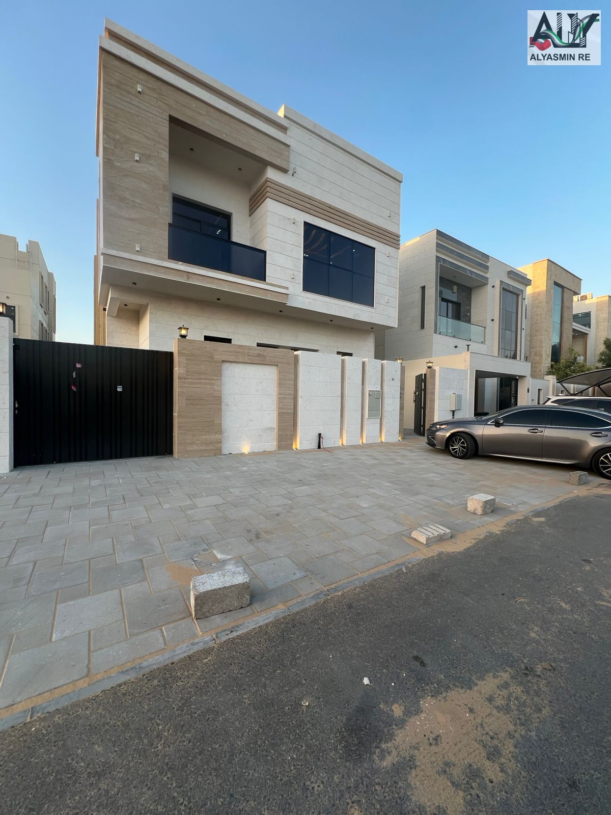 For rent: A luxurious villa in the Al Yasmin area of Ajman, boasting a modern design and high-end finishes. This two-story villa offers ample space
