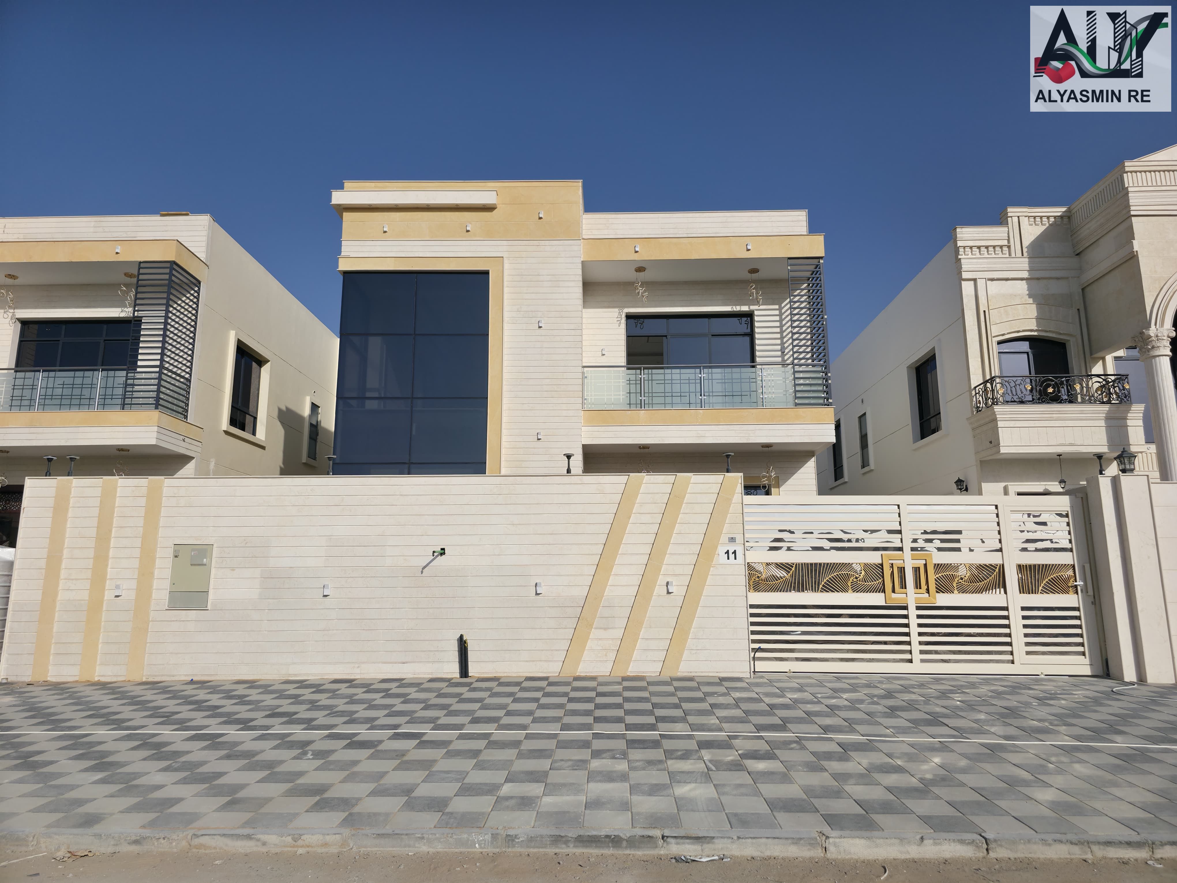 Villa at a price including registration and ownership fees, ready for housing in the most upscale areas of Ajman and close to all services, freehold f