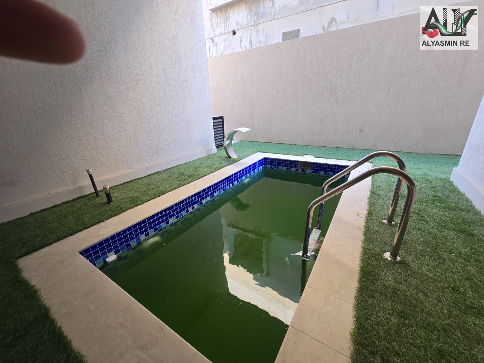 Villa without service fees, a luxurious villa with a very elegant design