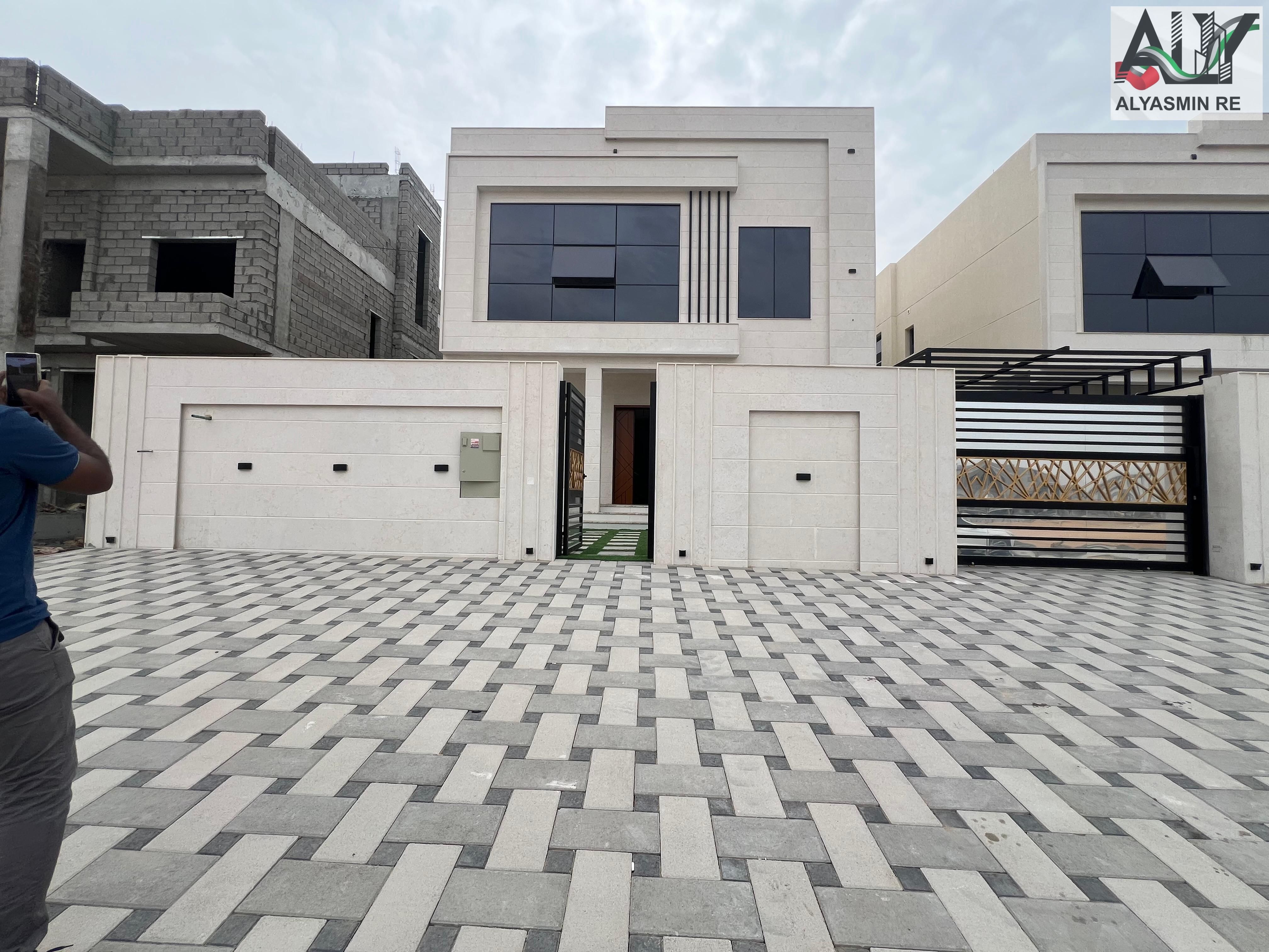 Villa for sale directly from the owner, without down payment, without service fees, freehold for all nationalities, a luxurious villa with a very eleg