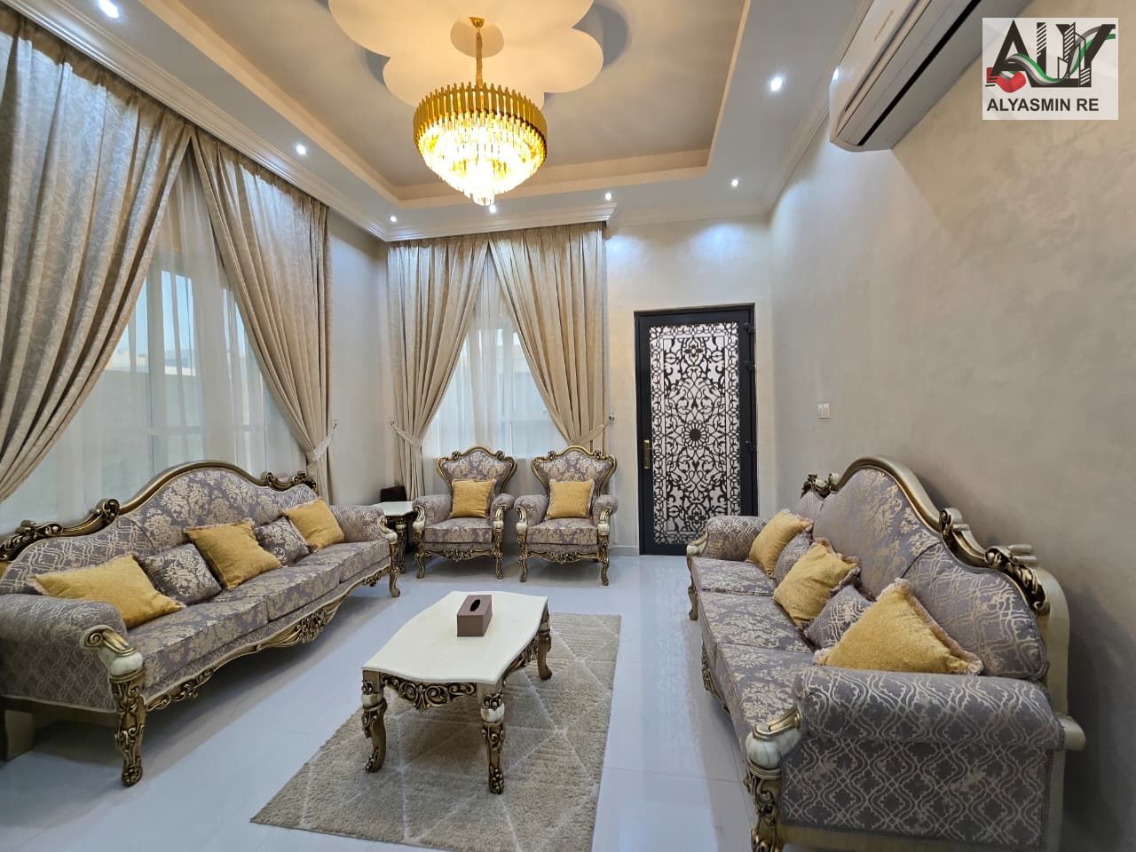 Villa without service fees, a luxurious villa with a very elegant design