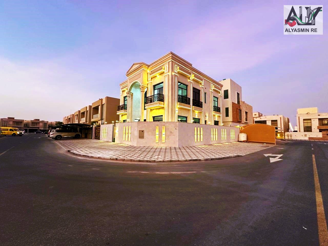 For sale, a classic corner villa on the corner of two streets, with an area of 5,650 square feet, close to Al-Hamidiyah Park, freehold