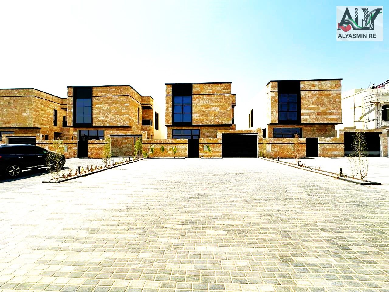 Own a distinctive villa, including registration and ownership fees, with an external area of more than 12 square meters, 5 master bedrooms, on Sheik