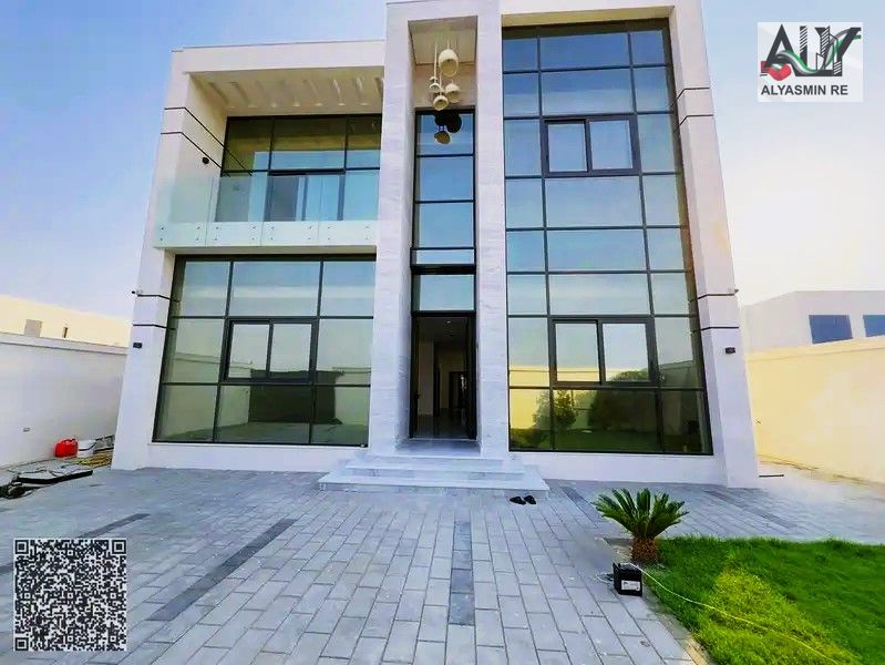 Own a fully furnished villa including electricity, air conditioning, registration fees, and turnkey ownership, located on a main street.